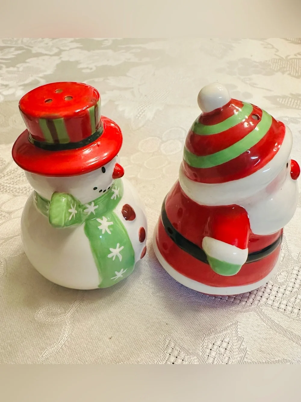 Vintage Essex Mfg. Inc. Santa & Snowman Christmas Salt & Pepper Shakers Set